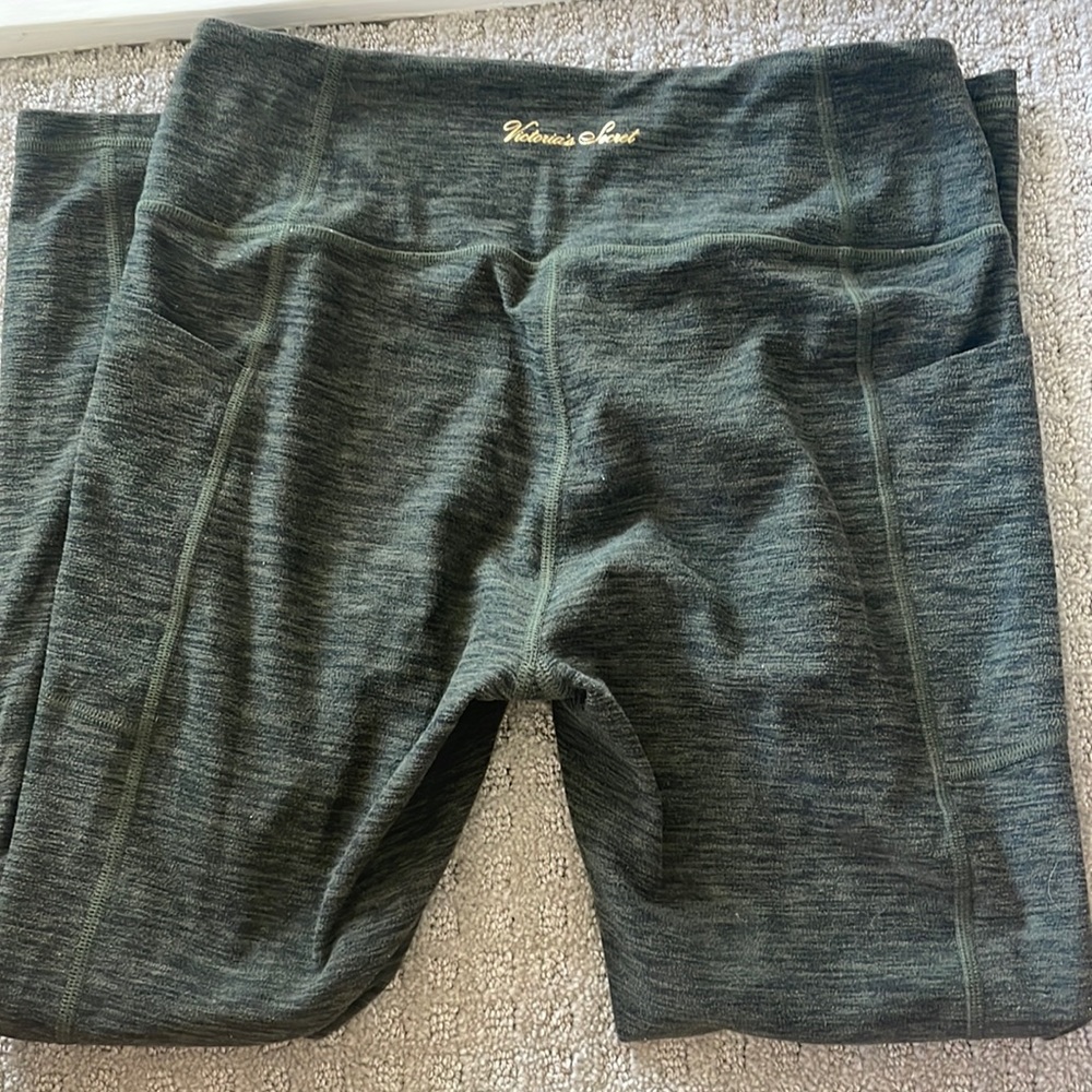 Victoria Secret Leggings with matching sports bra size medium